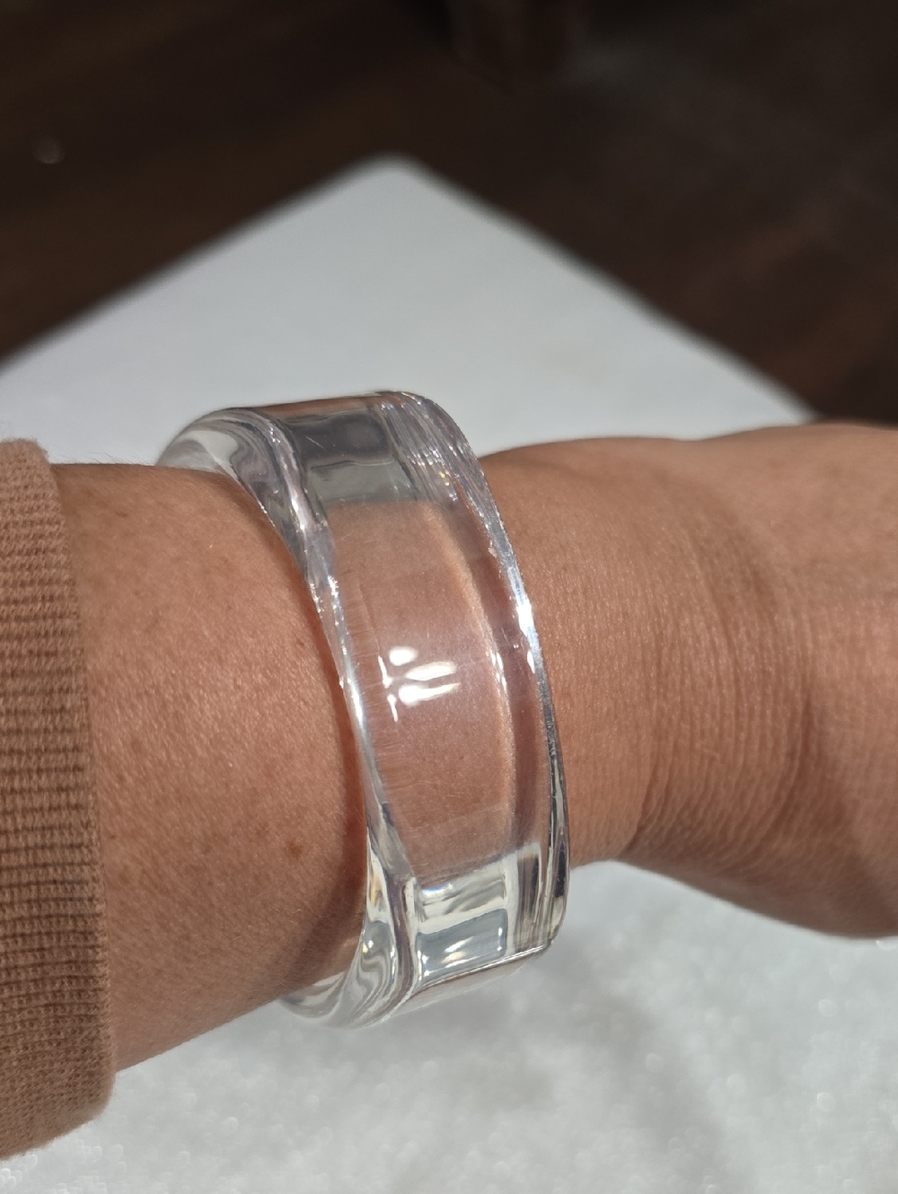 Vintage Clear Lucite Wide Chuncky Bangle Bracelet - Transparent - Picture 5 of 8